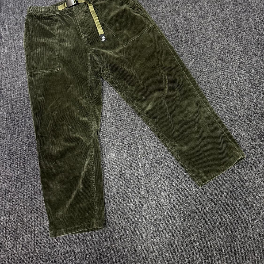 그라미치 루즈테이퍼드 코듀로이 팬츠 상품이미지3