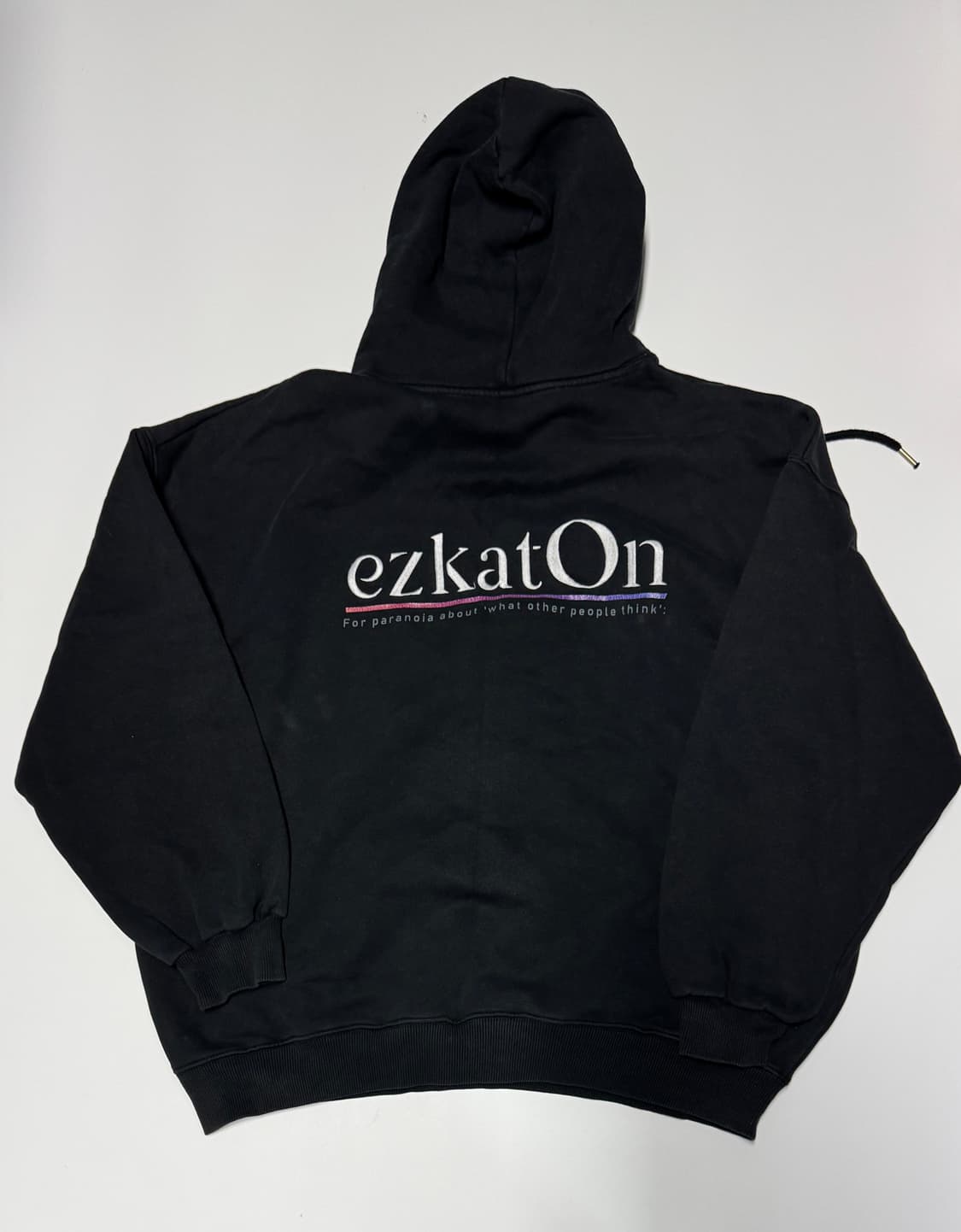 에즈카톤 빅 사이즈 뒷 스펠로고 후드티 2XL 블랙 상품이미지2