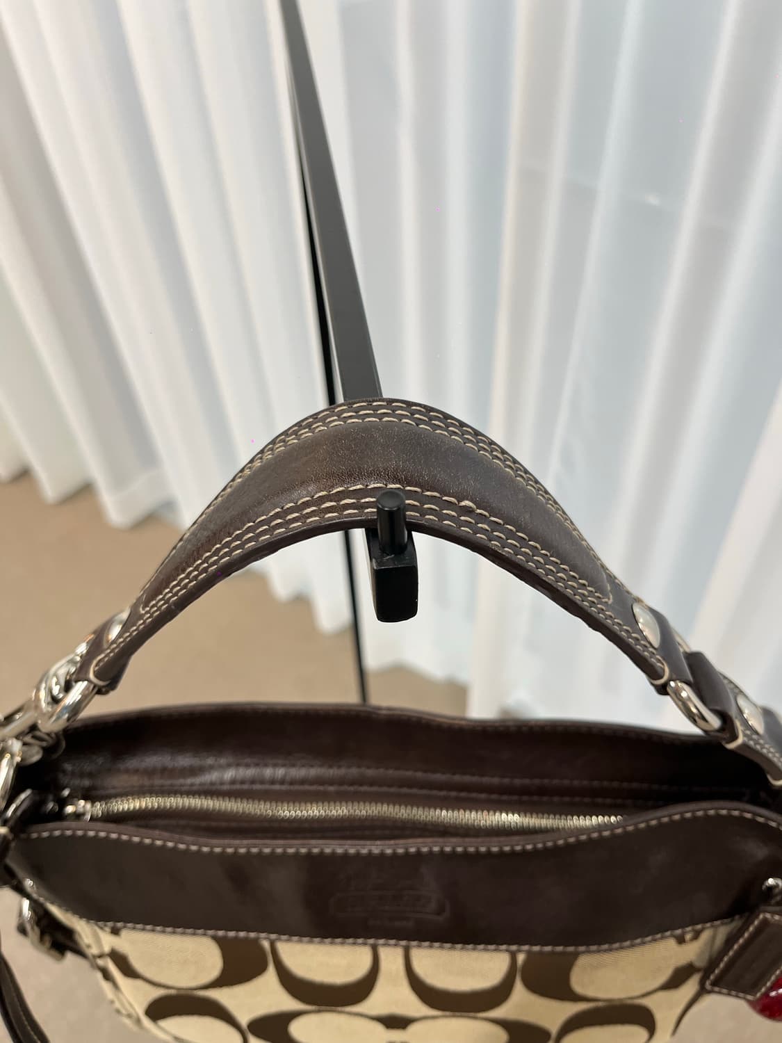 Coach Beige Square Shoulder Bag 상품이미지6