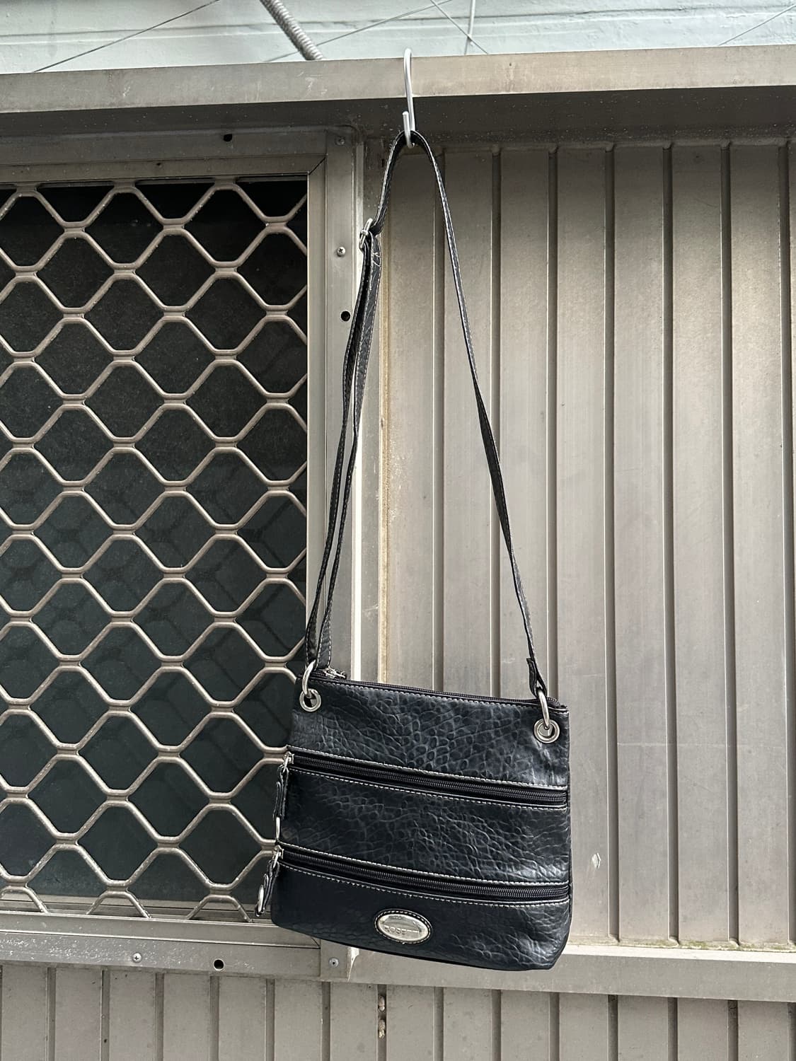 Rosetti vintage multi zipper leather bag 상품이미지6