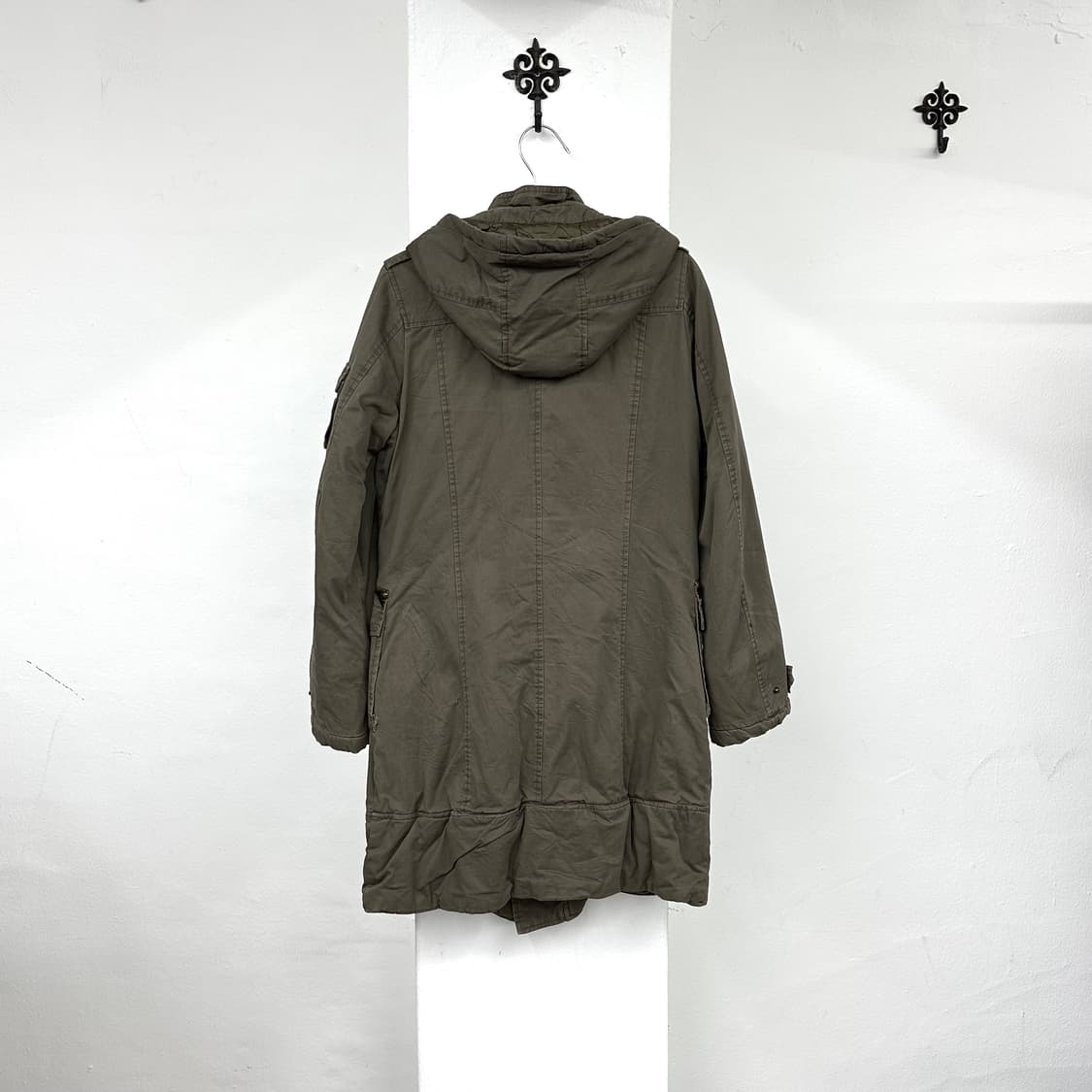 Khaki buckle detail hood jacket 상품이미지6