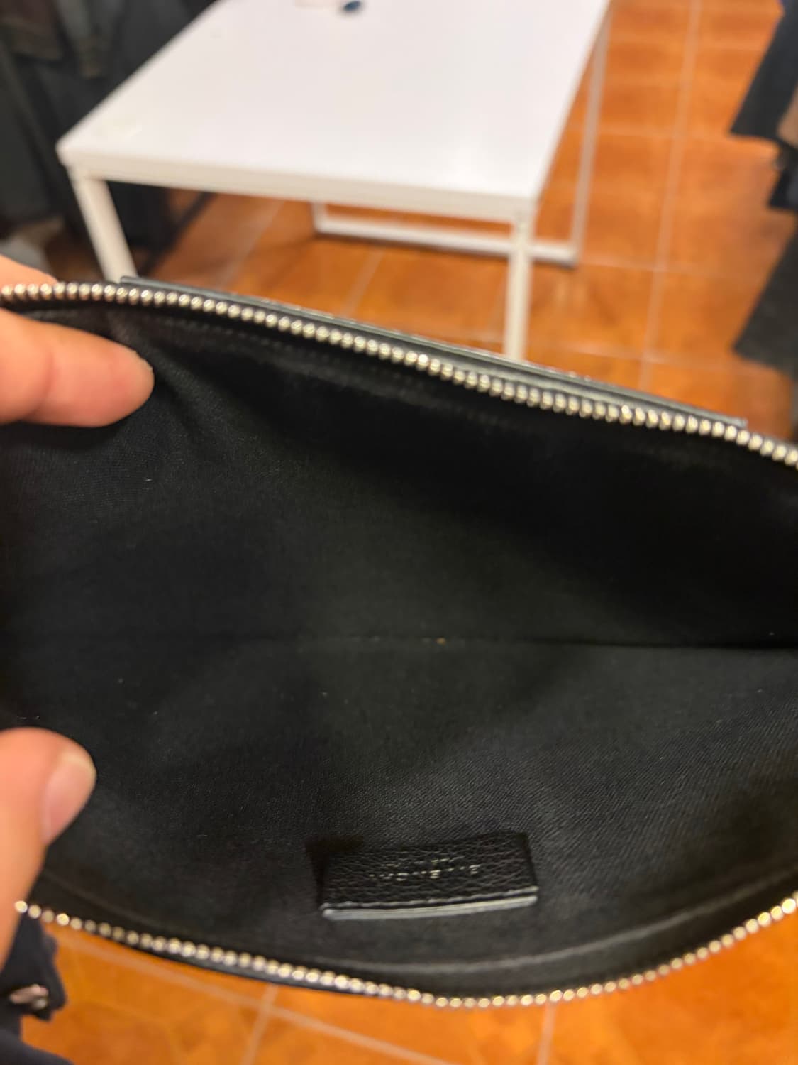 지방시 안티고나 클러치백 상품이미지4