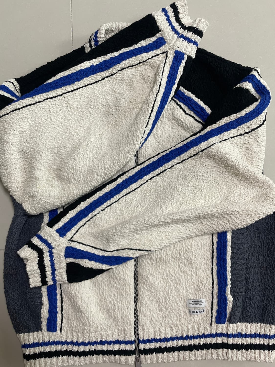 아더에러 알리브 Alieb 니트 자켓 느와르 상품이미지4