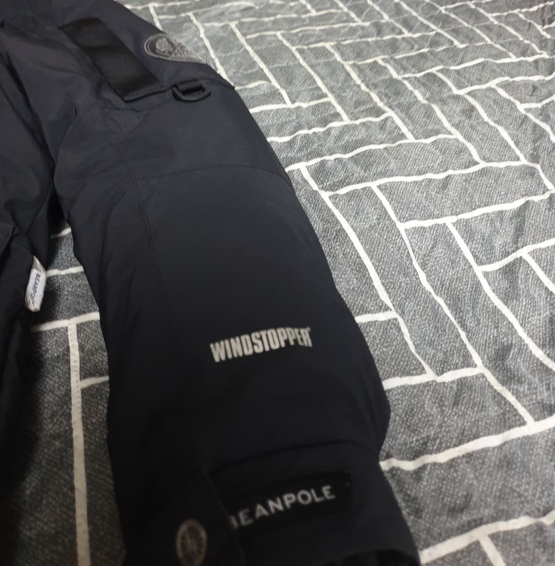 빈폴 아웃도어 V60 구스다운 윈드스토퍼 안투라지 패딩 블랙 (95) 상품이미지4