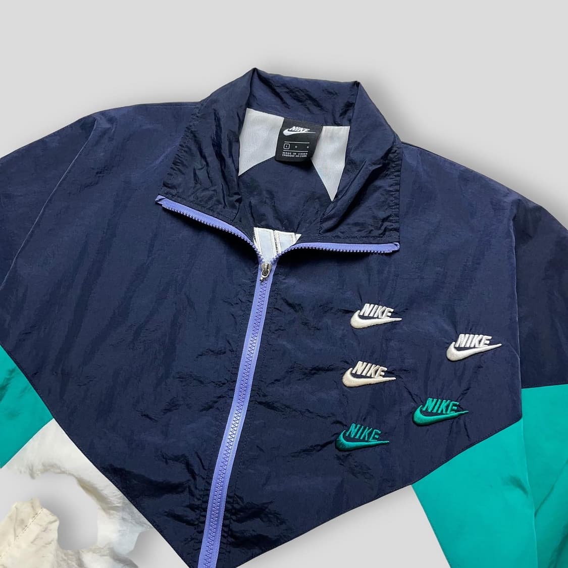 나이키 빅스우시 멀티 퓨추라로고 배색 바람막이  상품이미지4