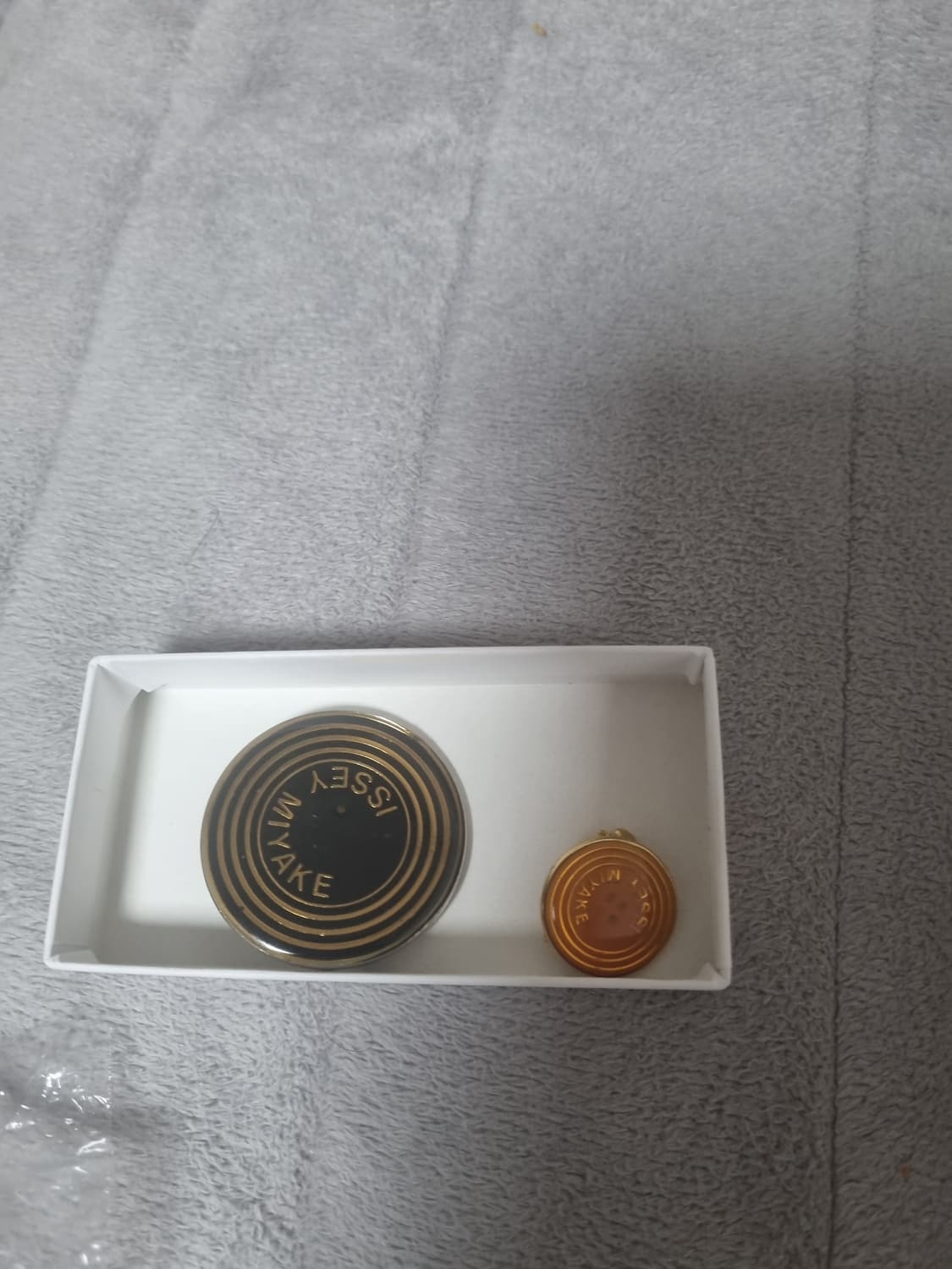 레어 이세이 미야케 단추 뱃지 상품이미지1