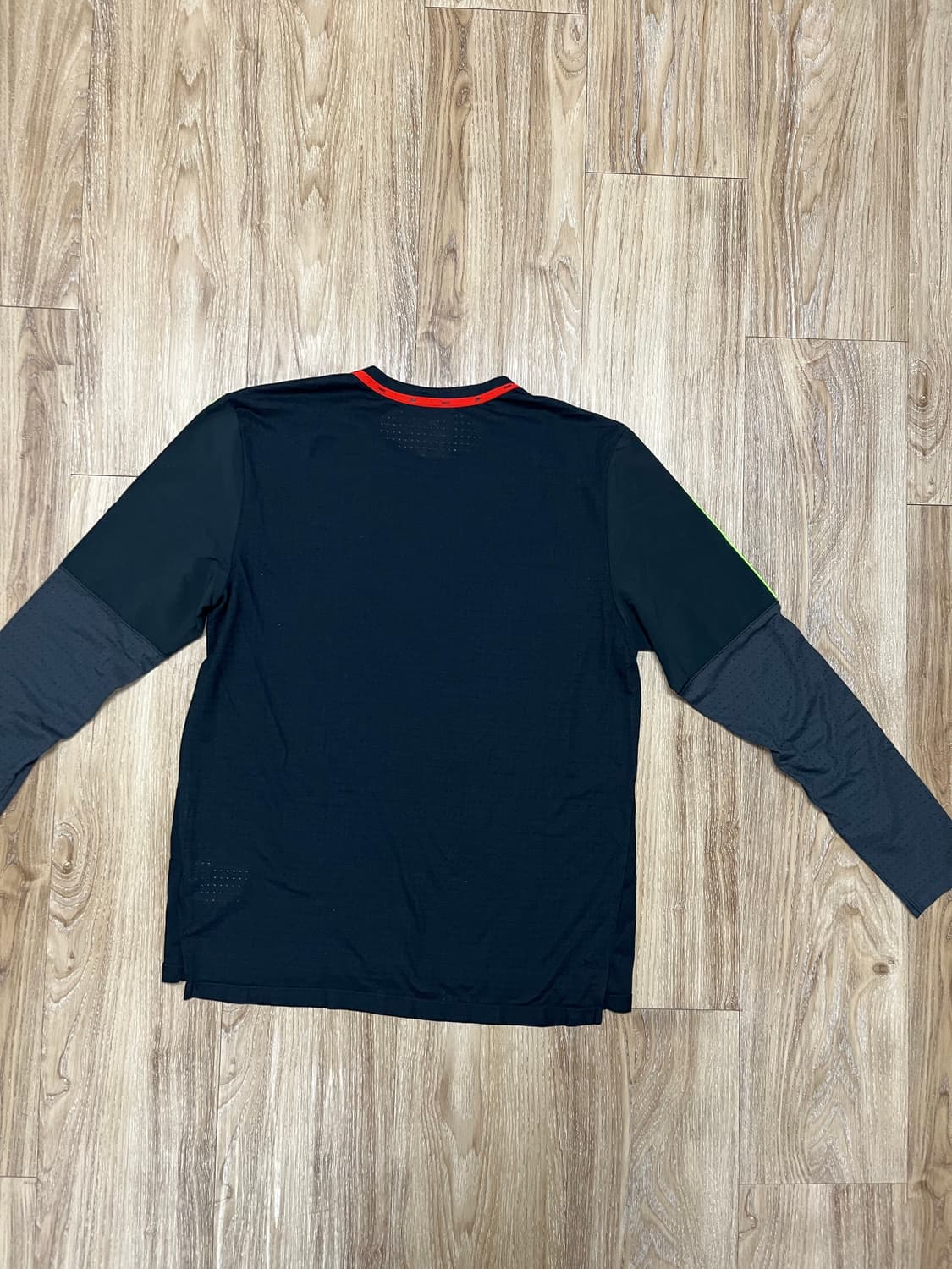 나이키 드라이핏 와일드런 롱슬리브 탑 L 상품이미지4