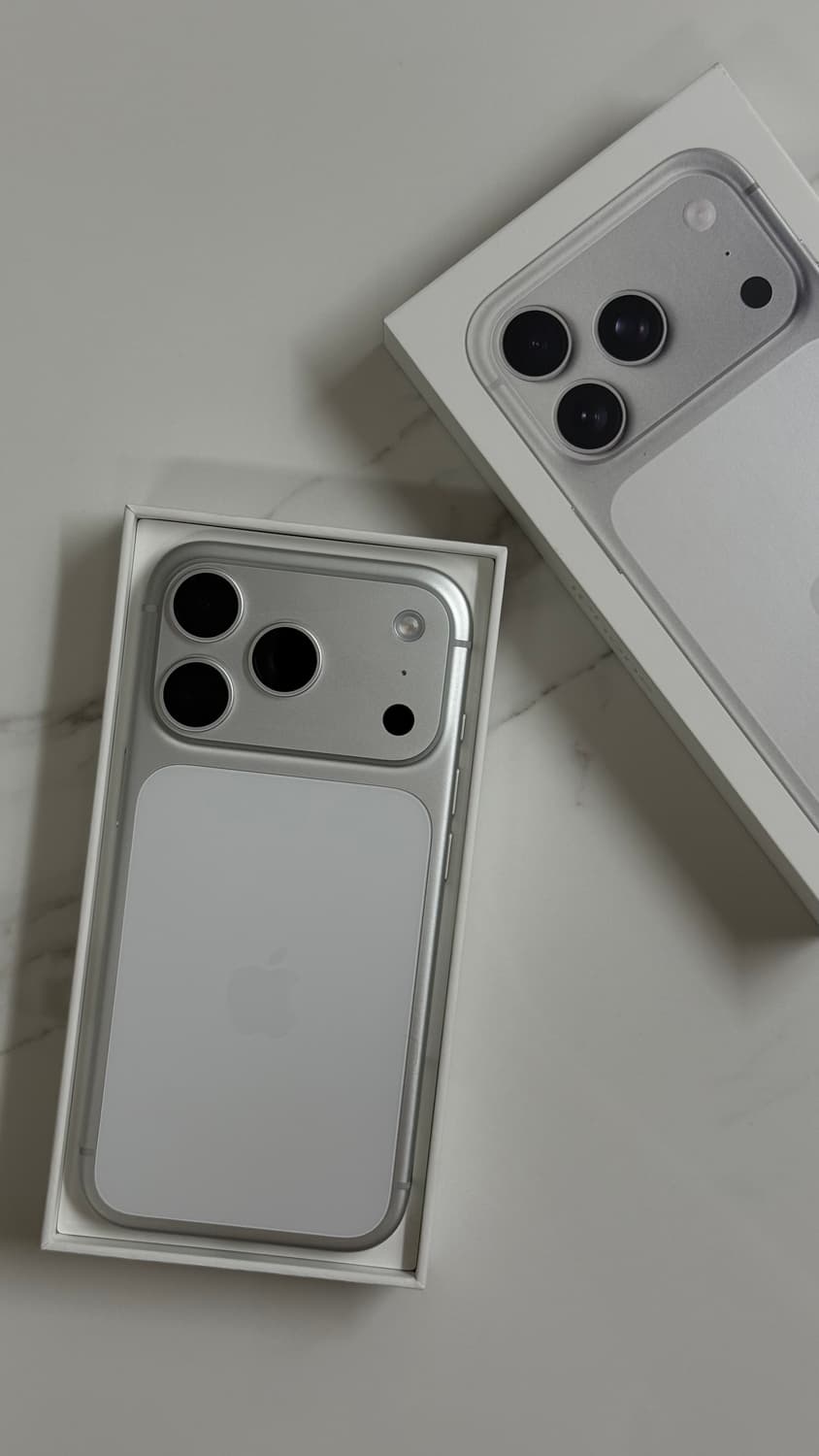 아이폰 17 프로 실버 상품이미지1