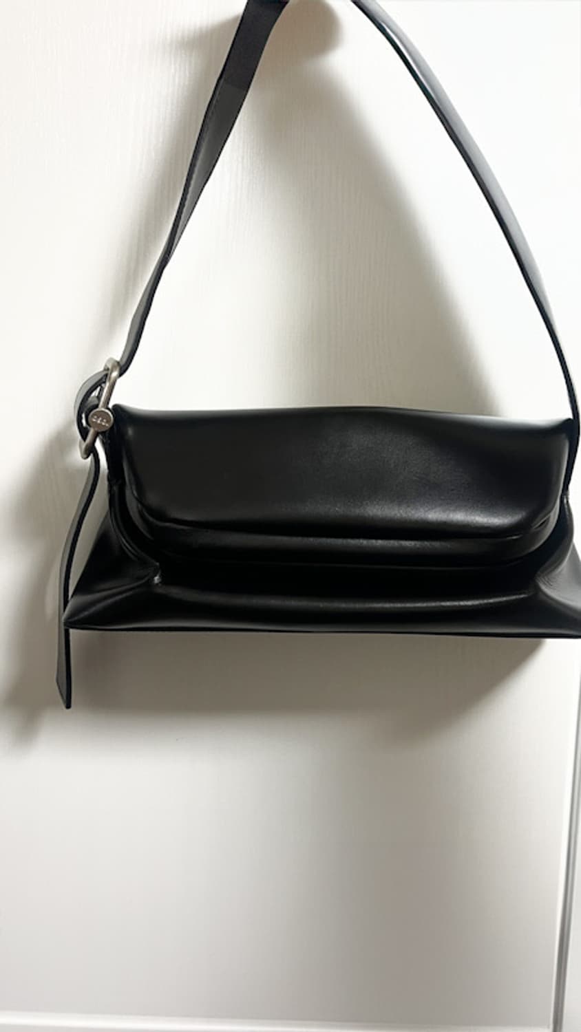 오소이 folder brot 폴더 숄더백 블랙 상품이미지2