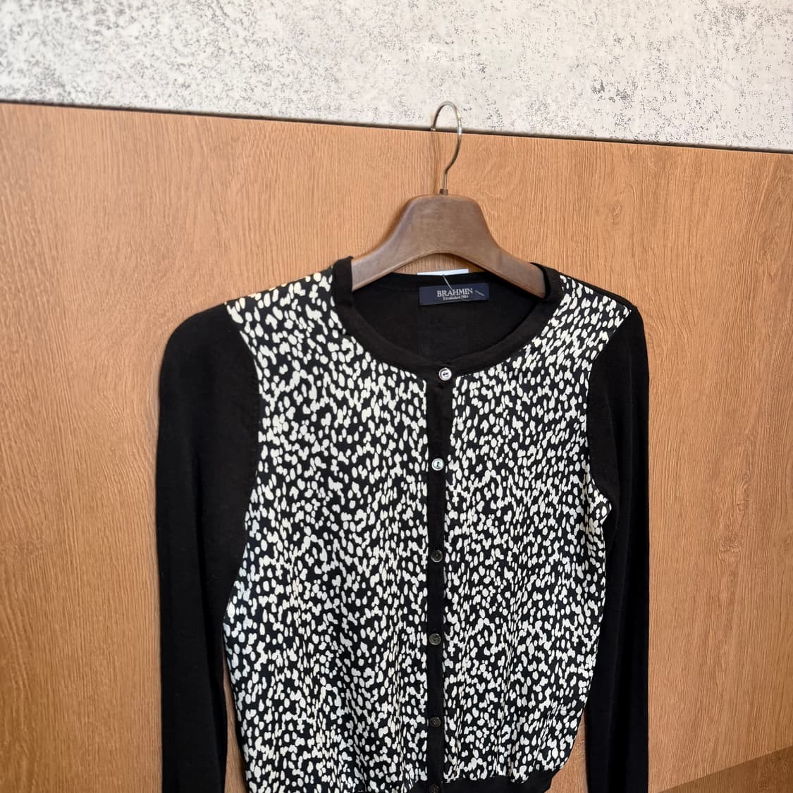 빈티지 롱슬리브 니트 가디건 레오파드 패턴 배색 디테일 블랙 상품이미지3