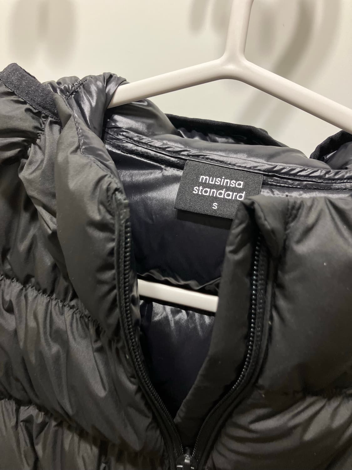 무신사스탠다드 우먼즈 후디드 셔링 경량패딩 S 상품이미지7