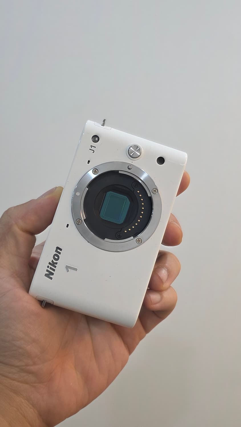 민트급) Nikon j1 white 빈티지 콤팩트 카메라 작례 O 상품이미지6