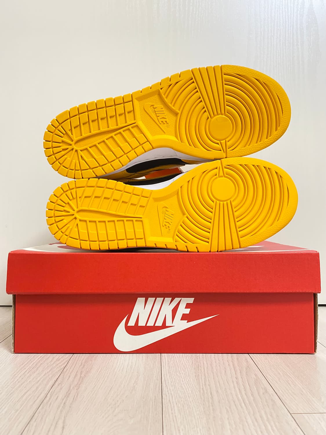 NIKE DUNK LOW CHAMPIONSHIP GOLDENROD OG 상품이미지7