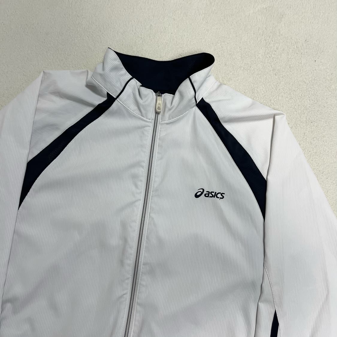 Asics white windbreaker 상품이미지5