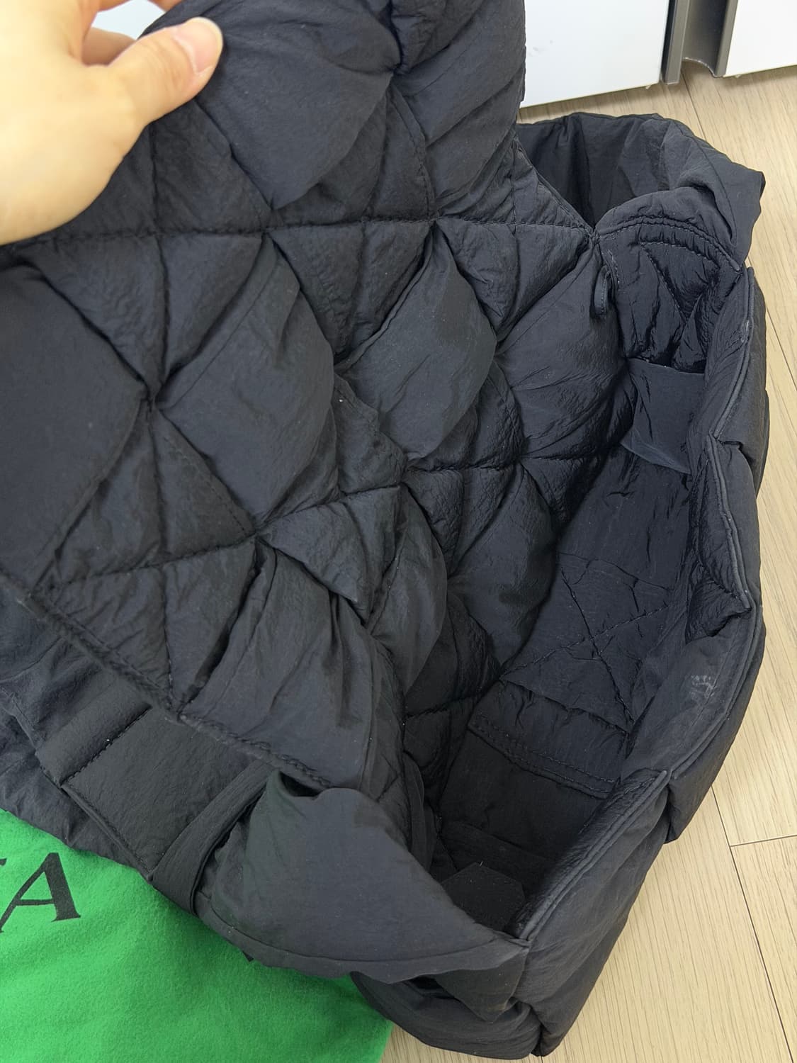 보테가베네타 패딩 테크 카세트백 상품이미지3