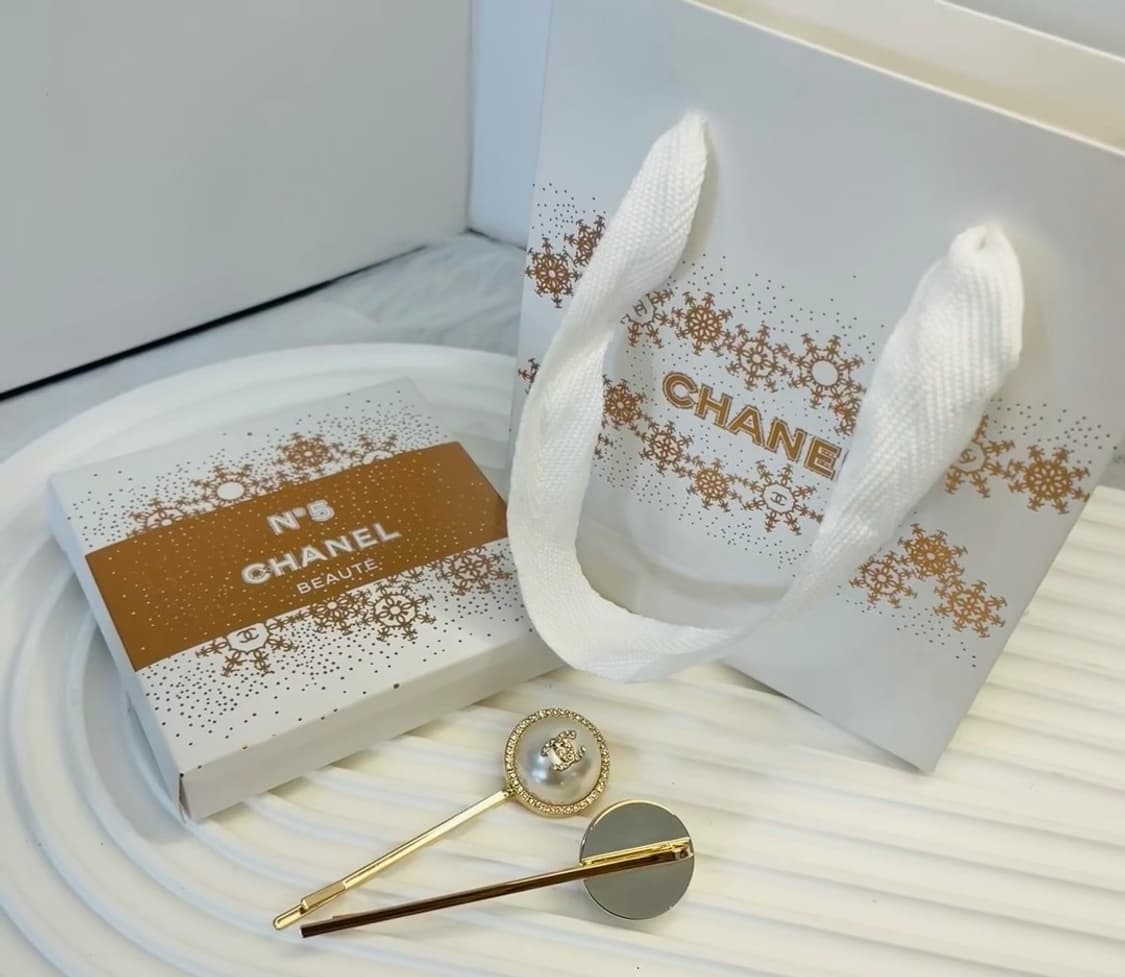 샤넬 뷰티 홀리데이 헤어핀 2종  상품이미지3