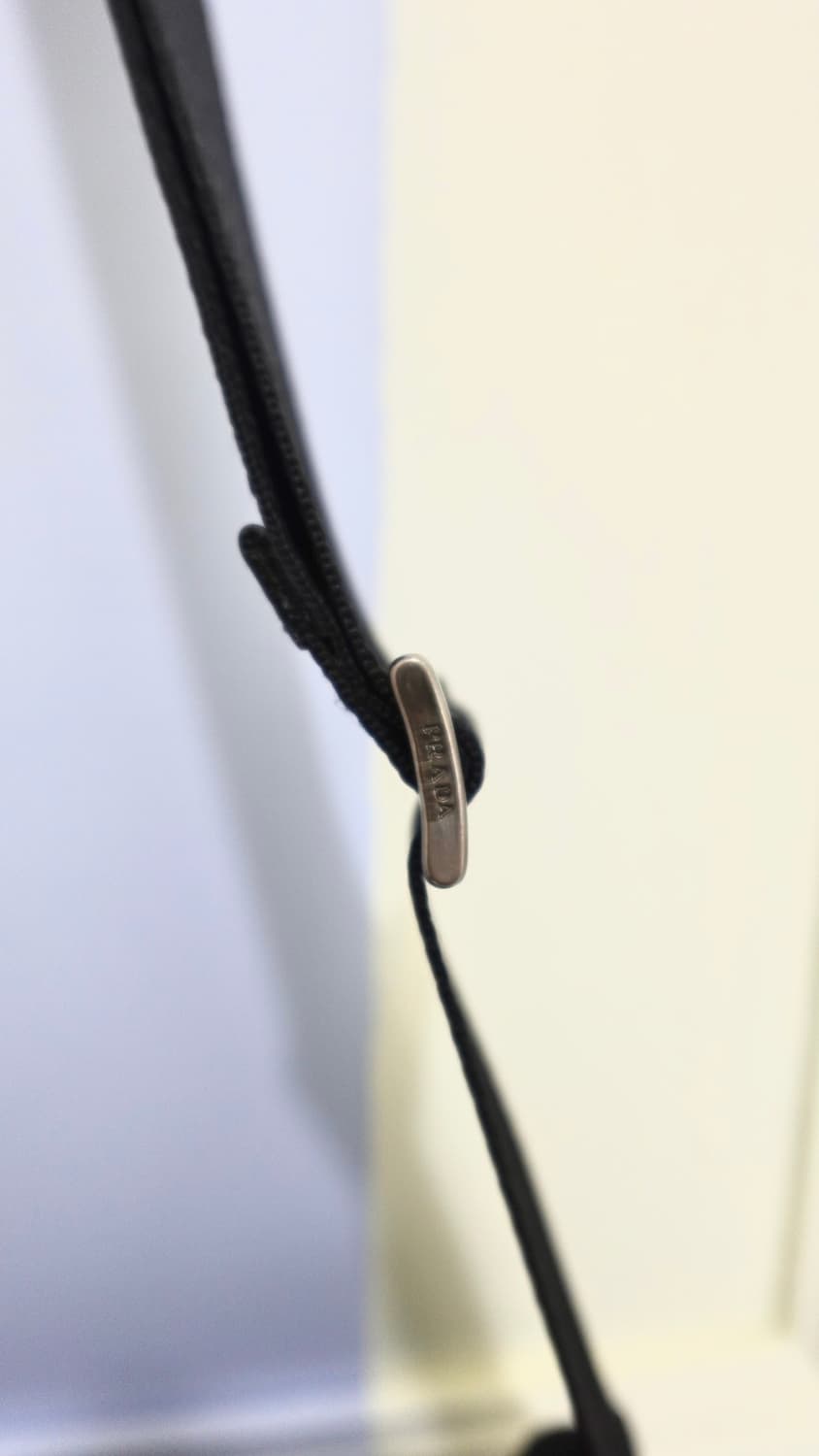 프라다 포코노 나일론 원버클 크로스백 (주우재백) 상품이미지4