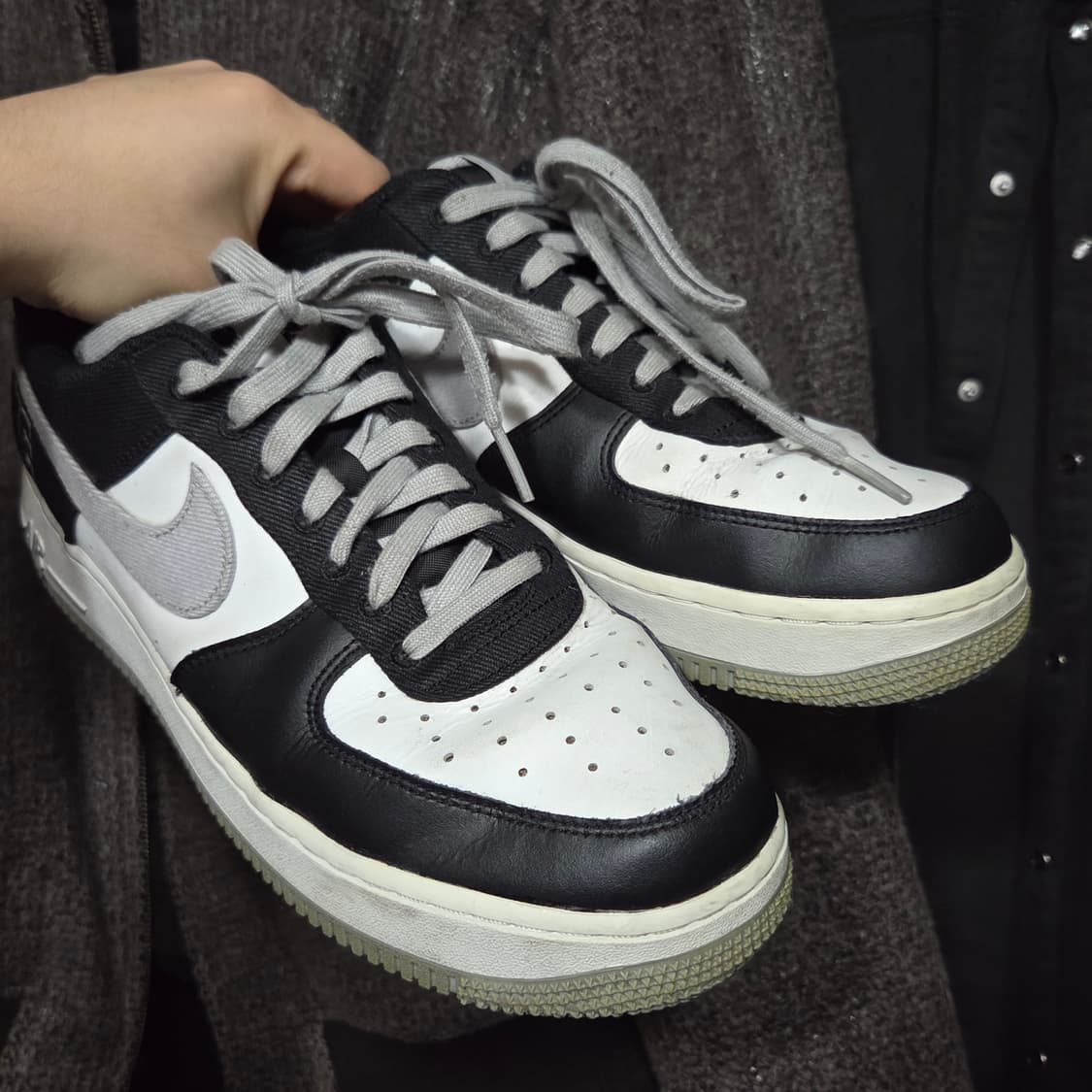 (270) 나이키 에어포스 1 '07 LV8 EMB 블랙 실버 상품이미지2