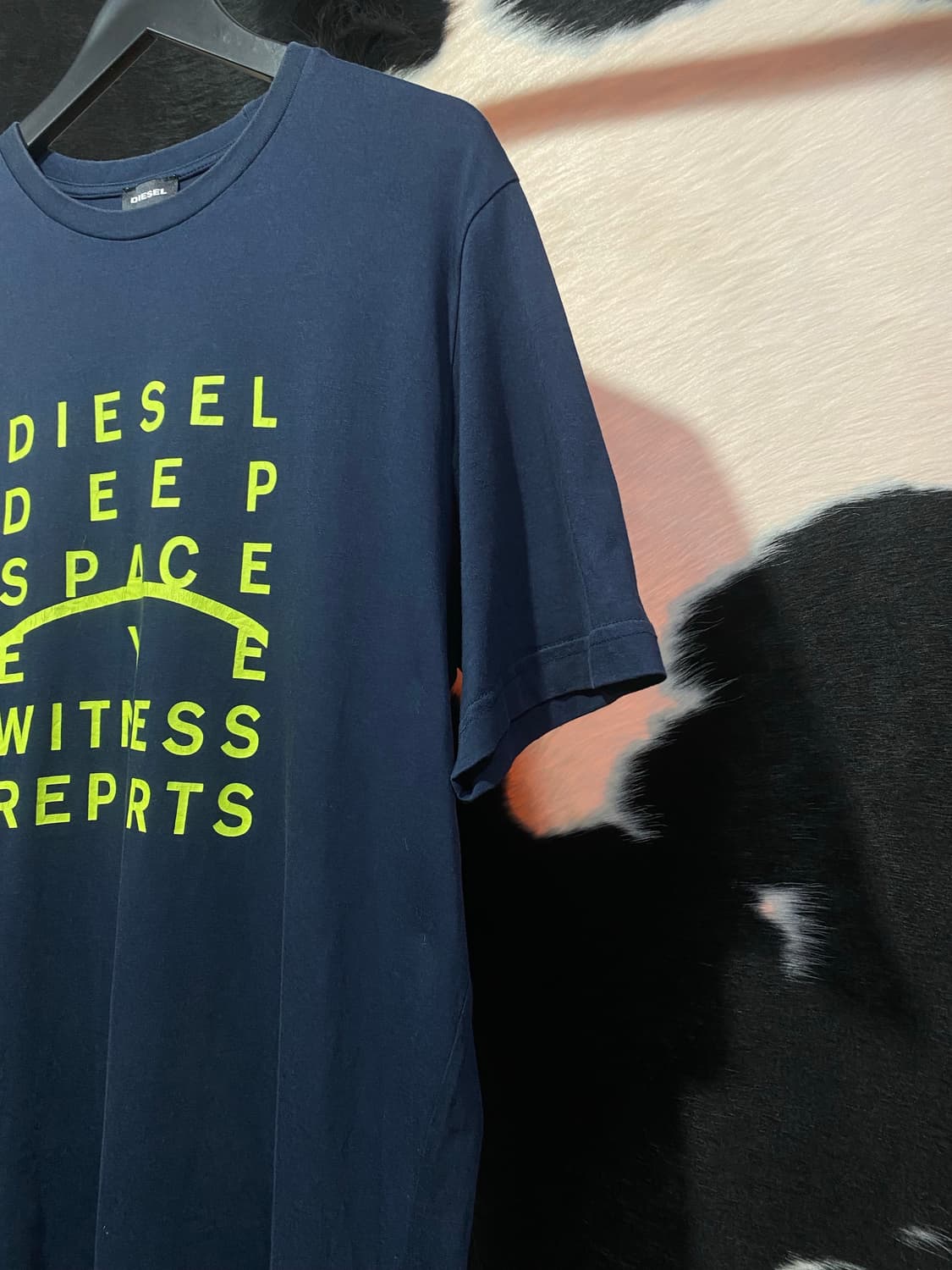 Diesel 형광 레터링 디테일 반팔티셔츠 상품이미지4