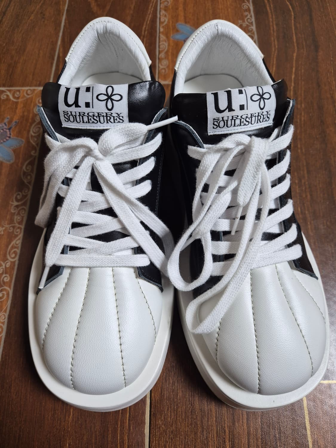 써저리 쏘유레슈어 SS005 'B/W' 260 상품이미지1