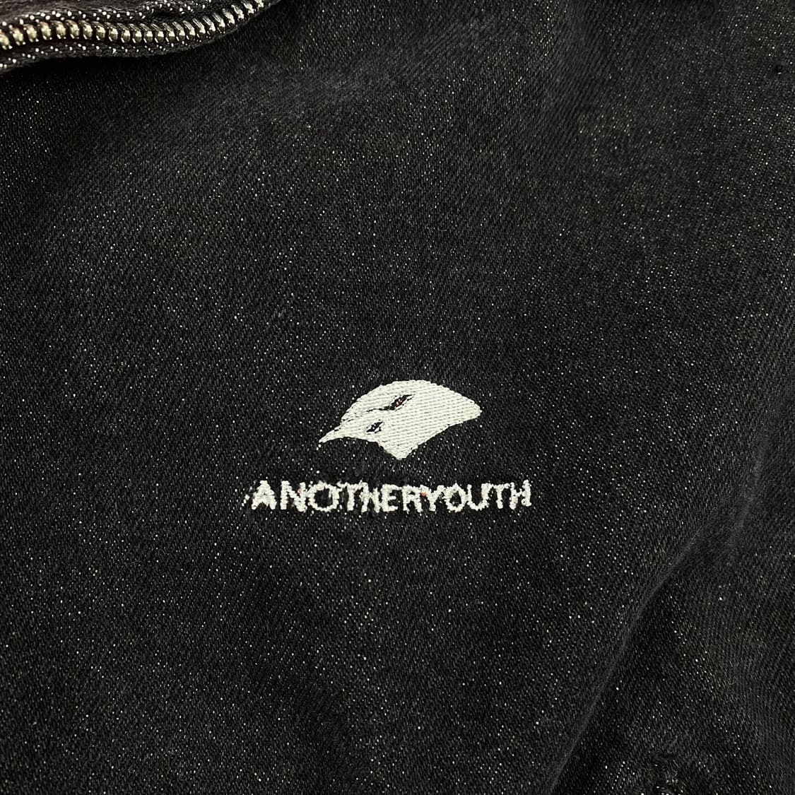 어나더유스 자수 빅로고 블랙 봄버 점퍼(108) 상품이미지3