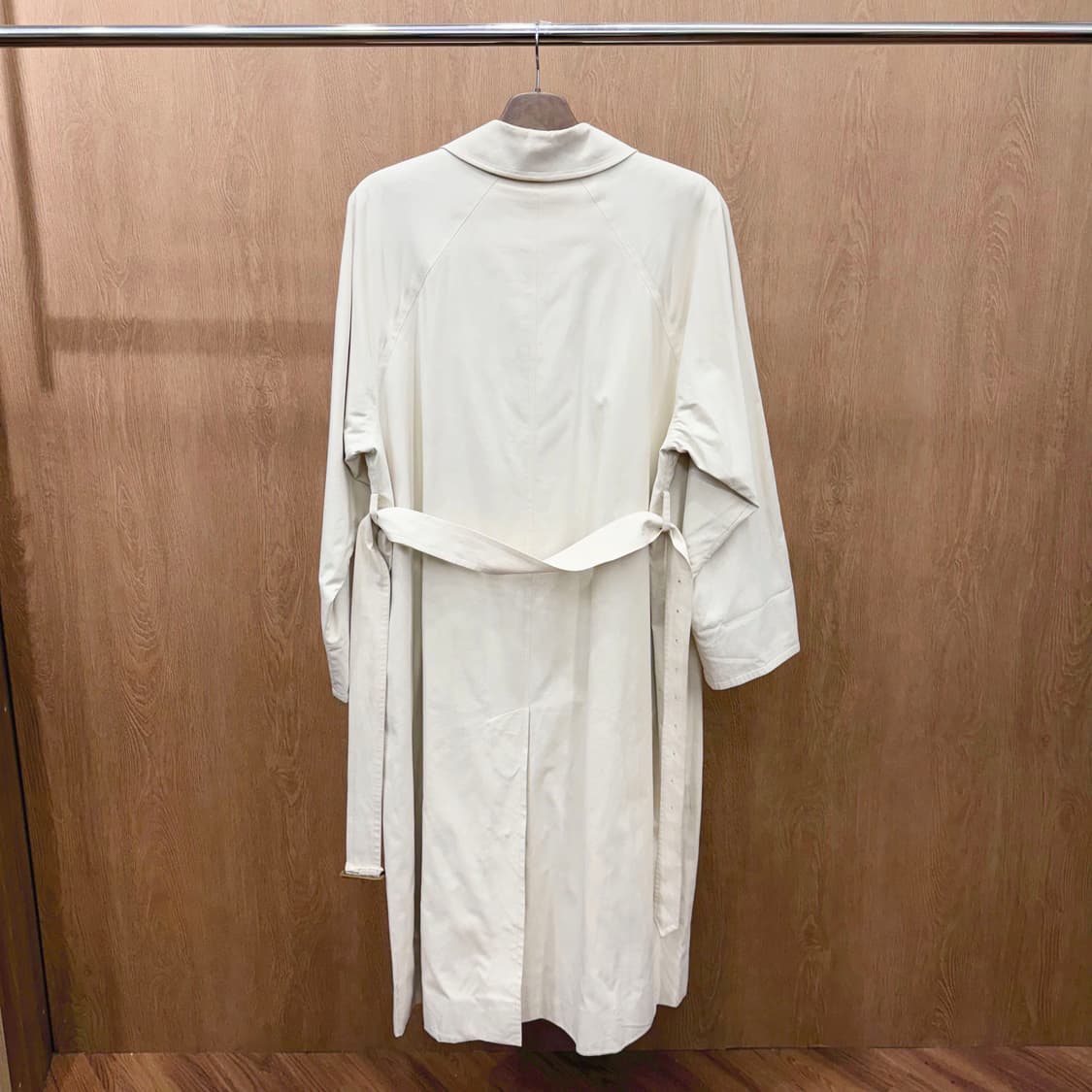 버버리 트렌치 코트 싱글 래글런 롱 벨트 포켓 디테일 아이보리 상품이미지3