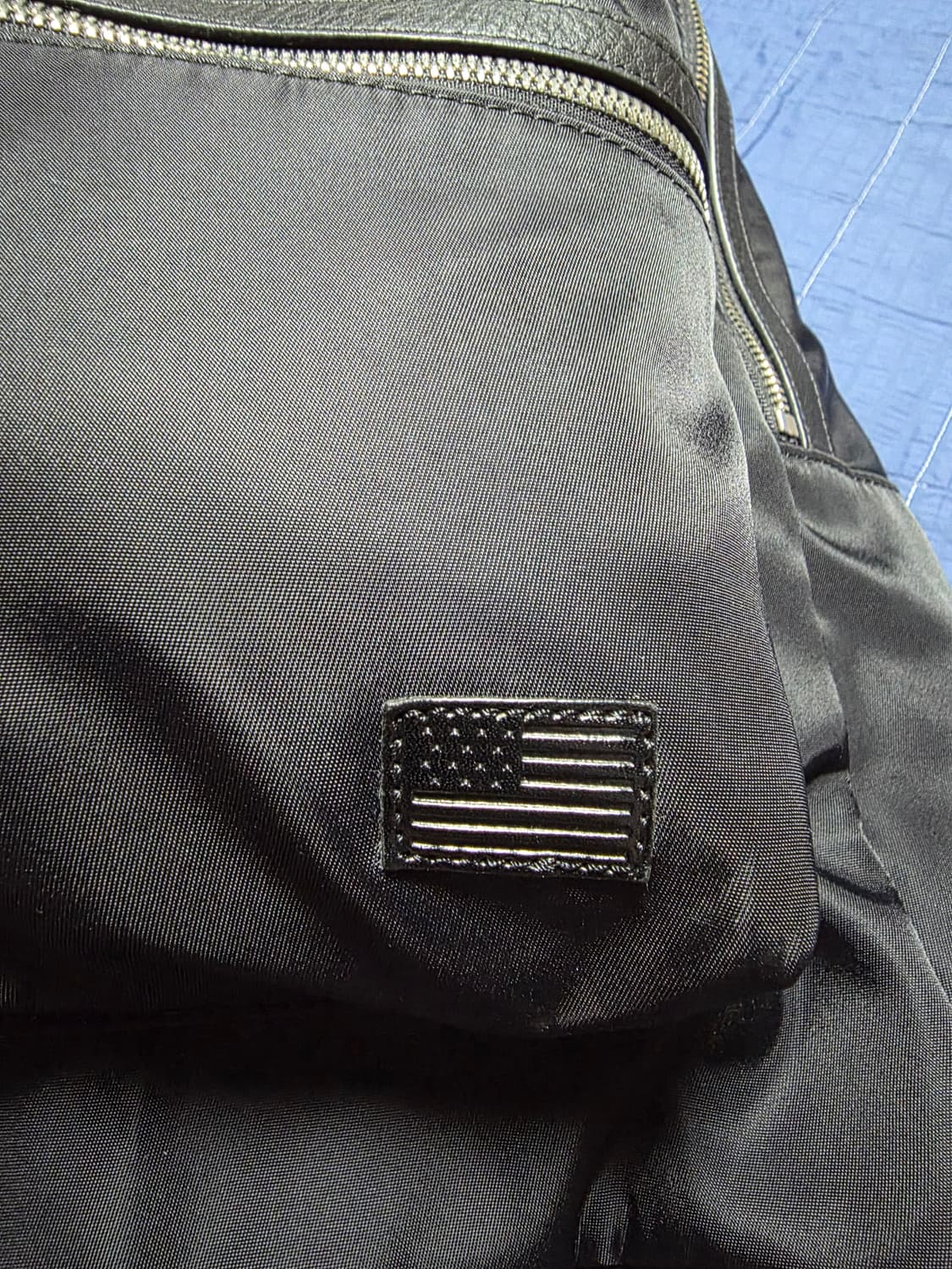 질스튜어트뉴욕 소가죽 나일론 백팩 남여공용
사이즈 28 38
상태 좋은편 상품이미지3