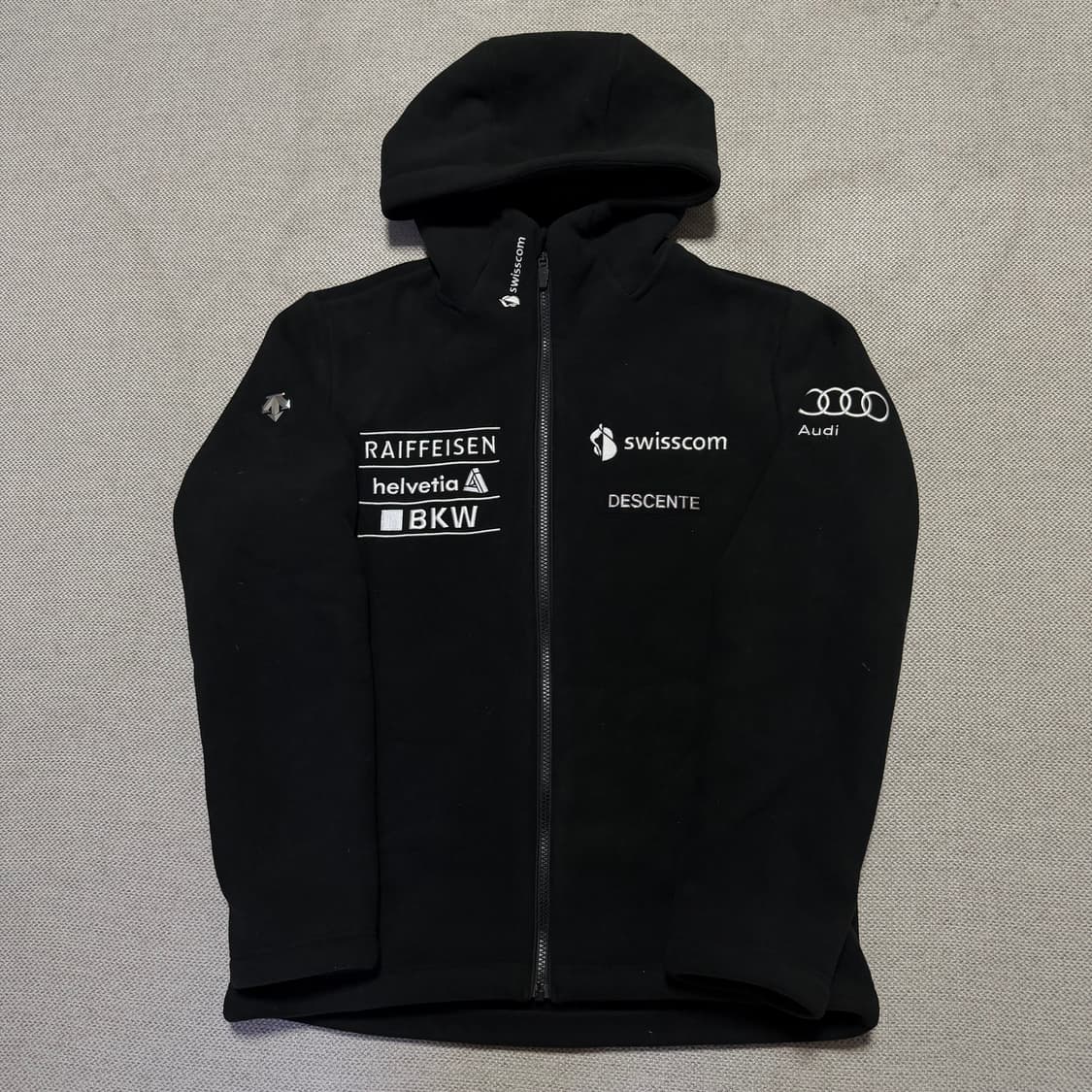 데상트 아우디 플리스 후디 자켓 상품이미지1