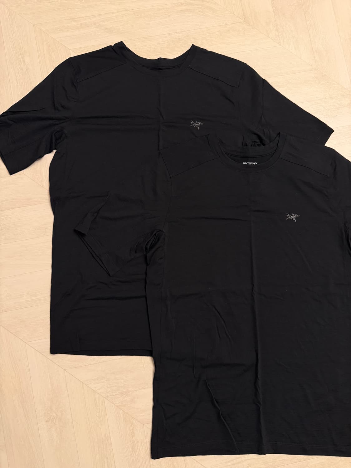 아크테릭스 울 반팔 티셔츠 블랙 새상품 상품이미지1