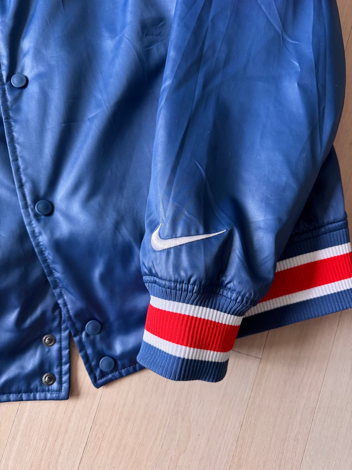 나이키 x NBA 75주년 기념 새틴 봄버 바시티 자켓 상품이미지4