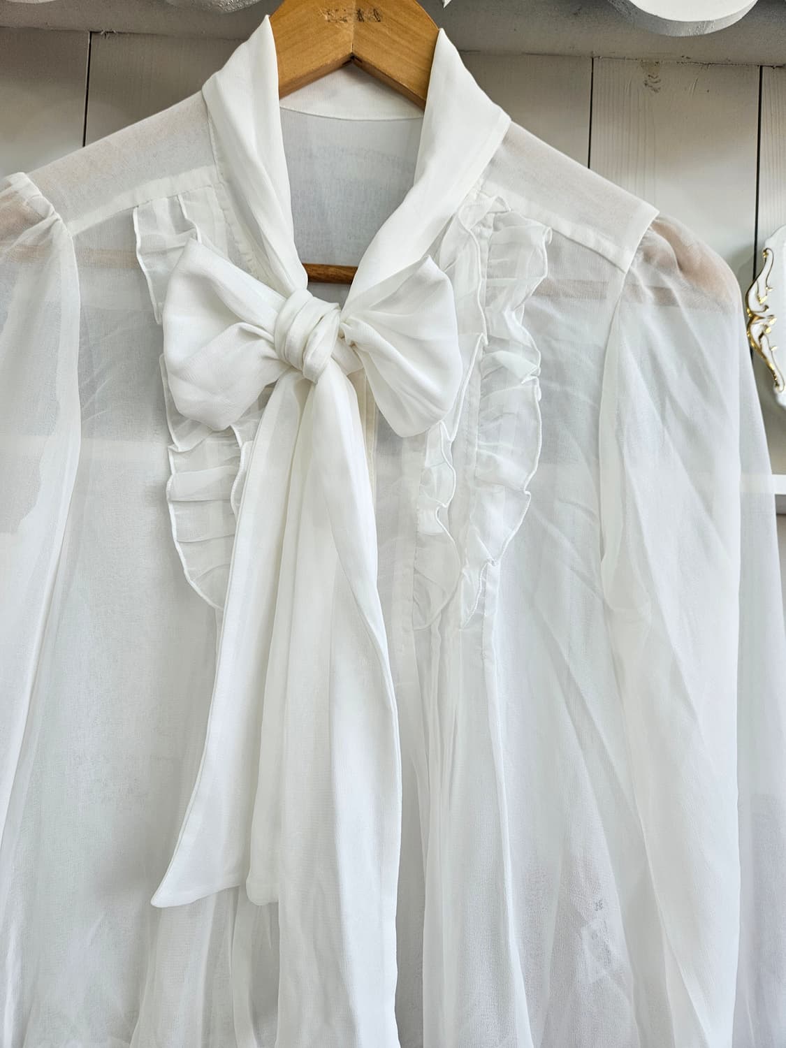 화이트 리본 쉬폰 블라우스 상품이미지3