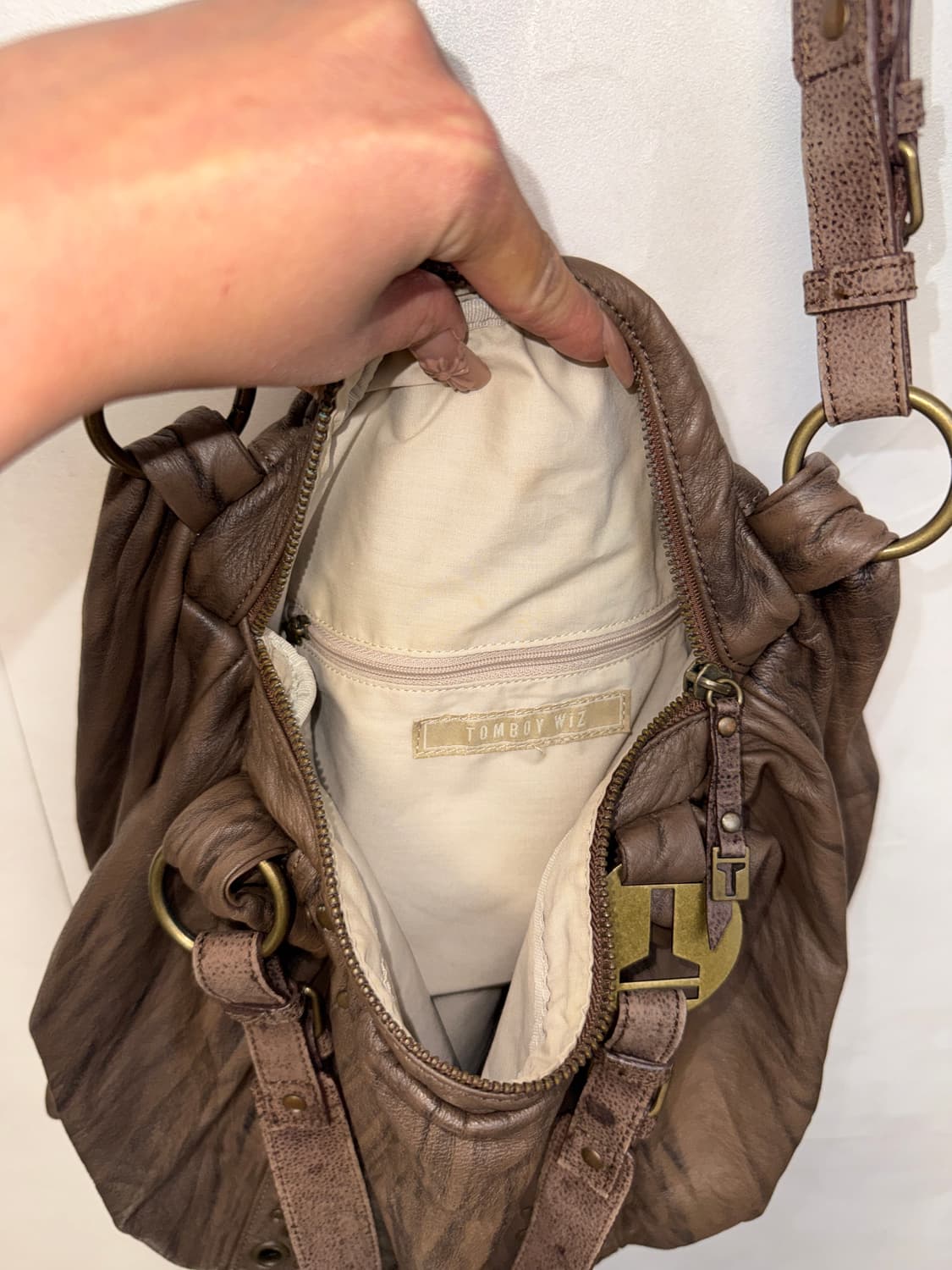 Tomboy aging brown western punching 숄더백 상품이미지6