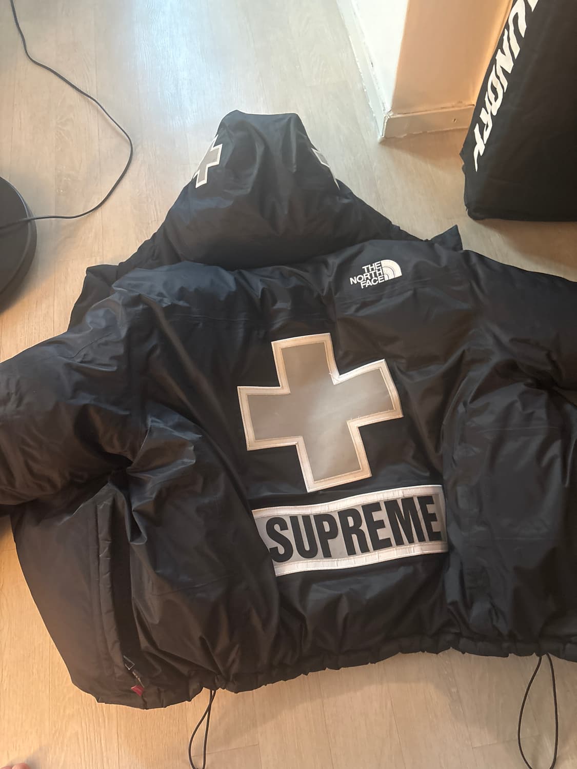 슈프림 노스페이스 서밋패딩 L 상품이미지1