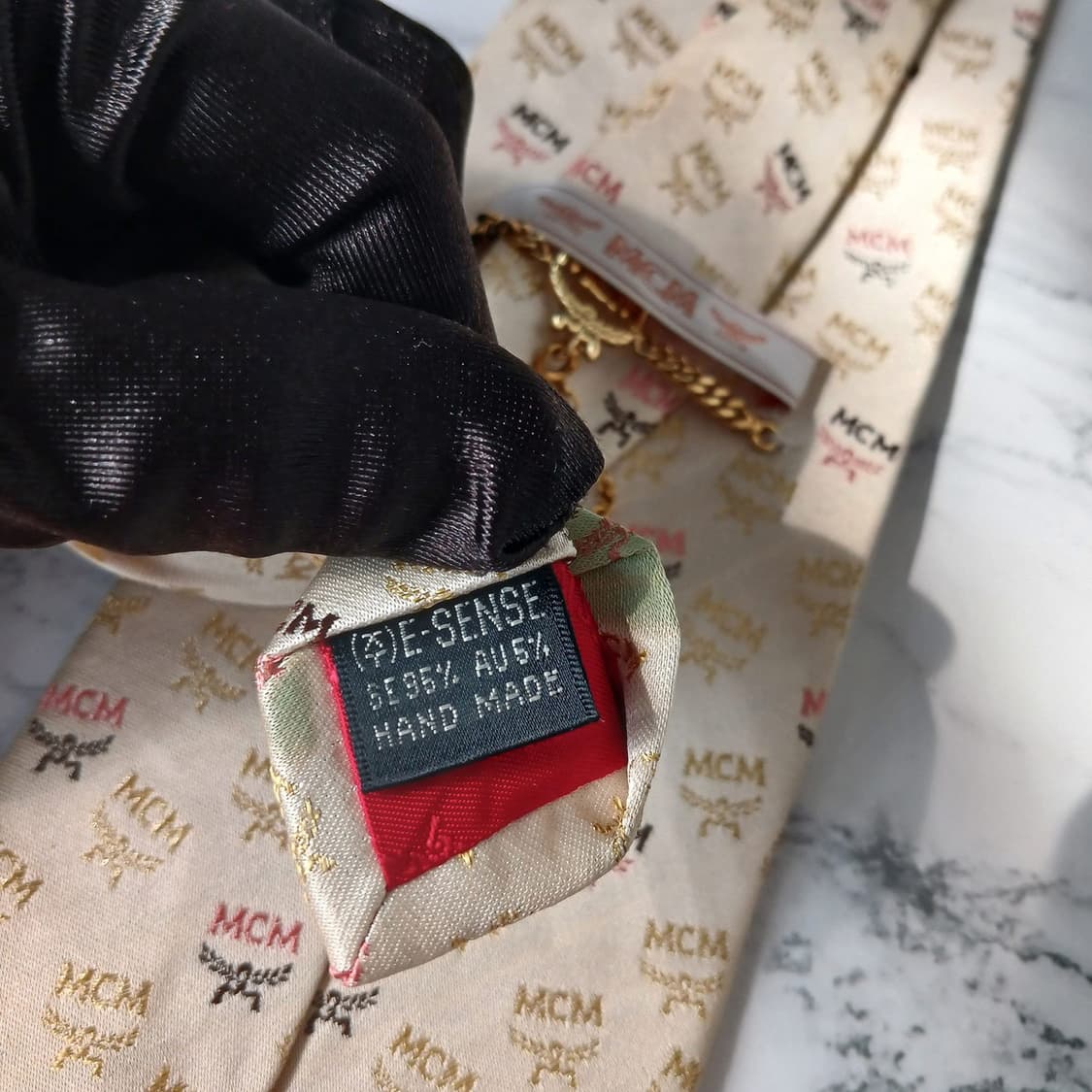 MCM 엠씨엠 실크 옐로우 로고 패턴 넥타이 9cm B등급 E874 상품이미지5