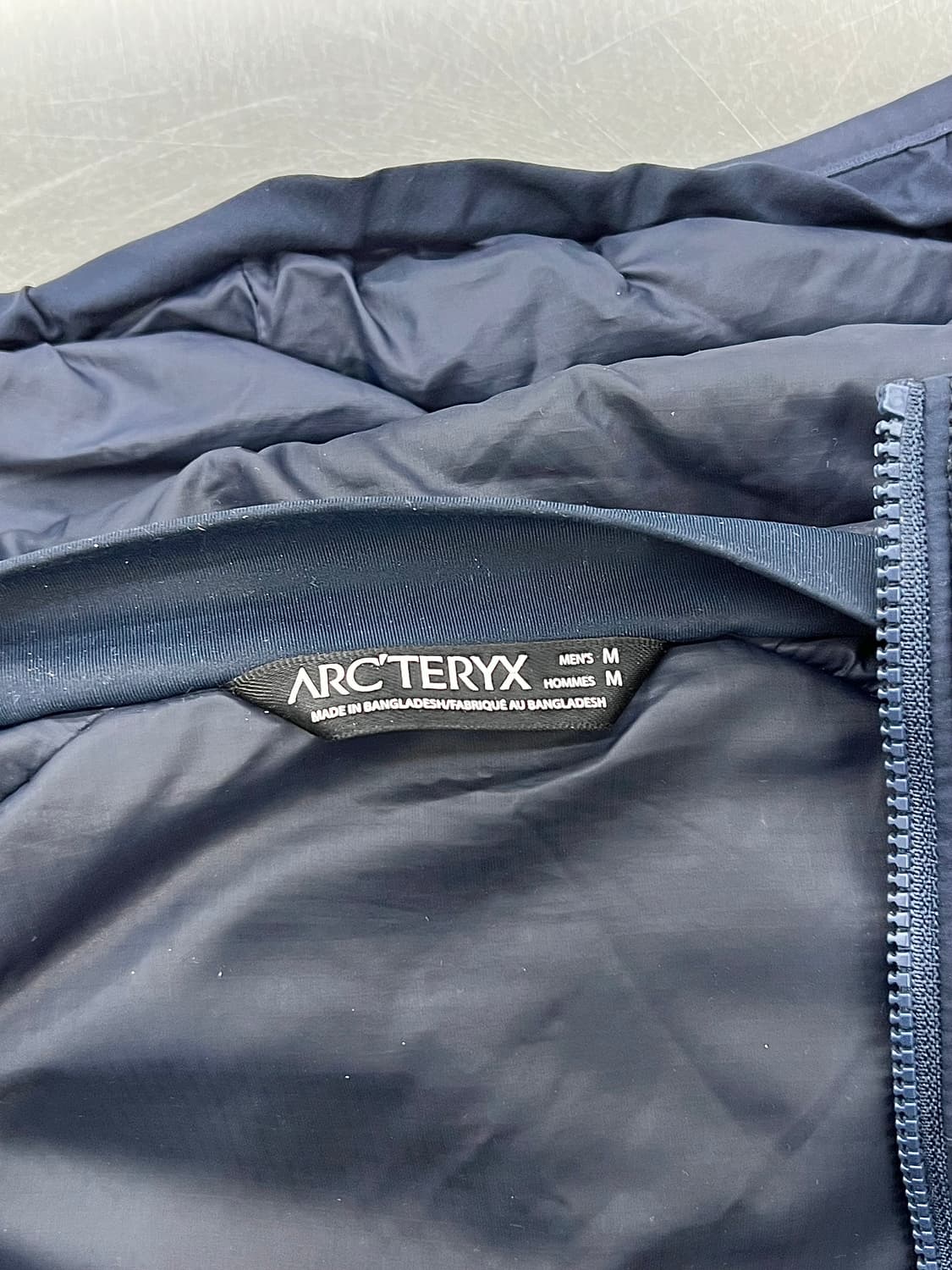 아크테릭스 22fw 킹피셔 네이비 아톰 LT 후디 라이트 웨이 패딩 자켓 상품이미지7