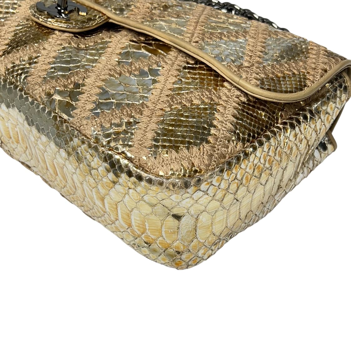 샤넬 클래식 골드 파이톤백 상품이미지5