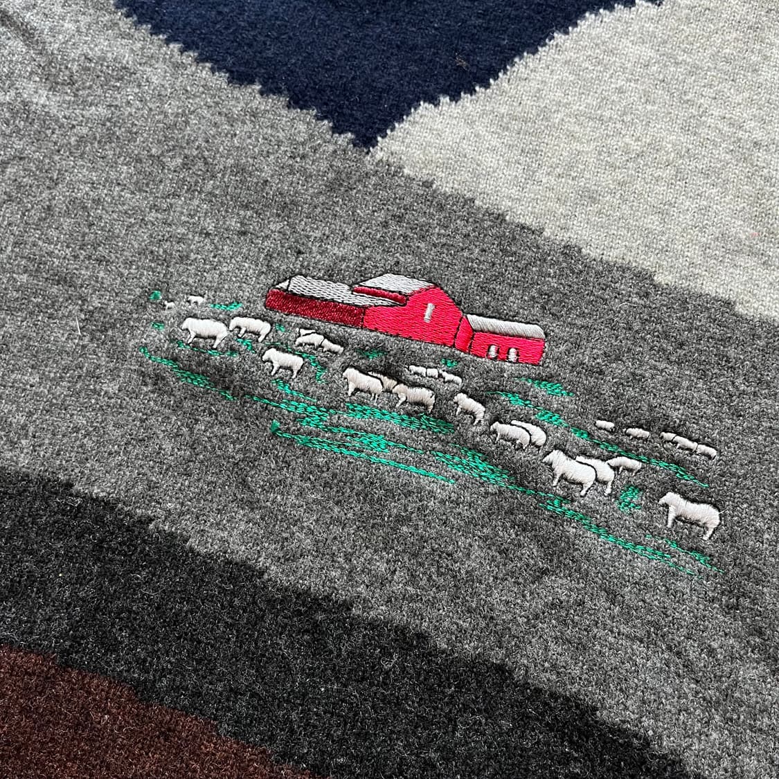 Woolly Jumpers 자수 디테일 울 니트 상품이미지2