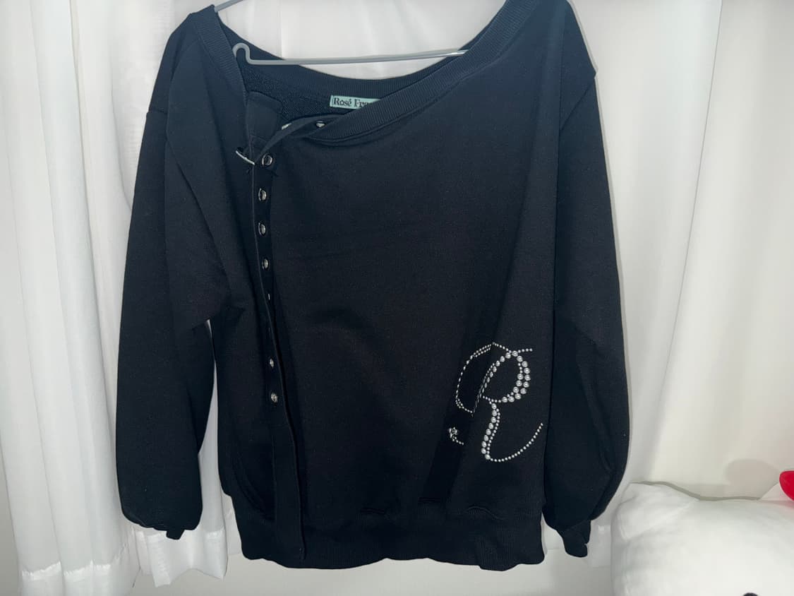 로제프란츠 오프숄더 맨투맨 판매 상품이미지3