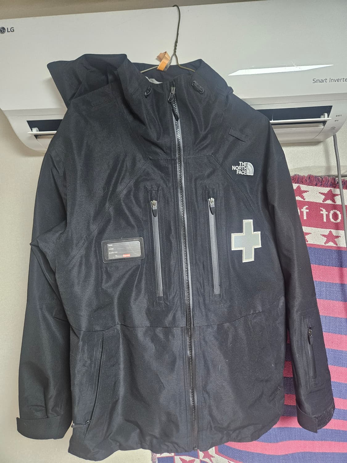 슈프림 x 노스페이스 서밋 시리즈 레스큐 마운틴 프로 자켓 블랙 - 22 상품이미지3