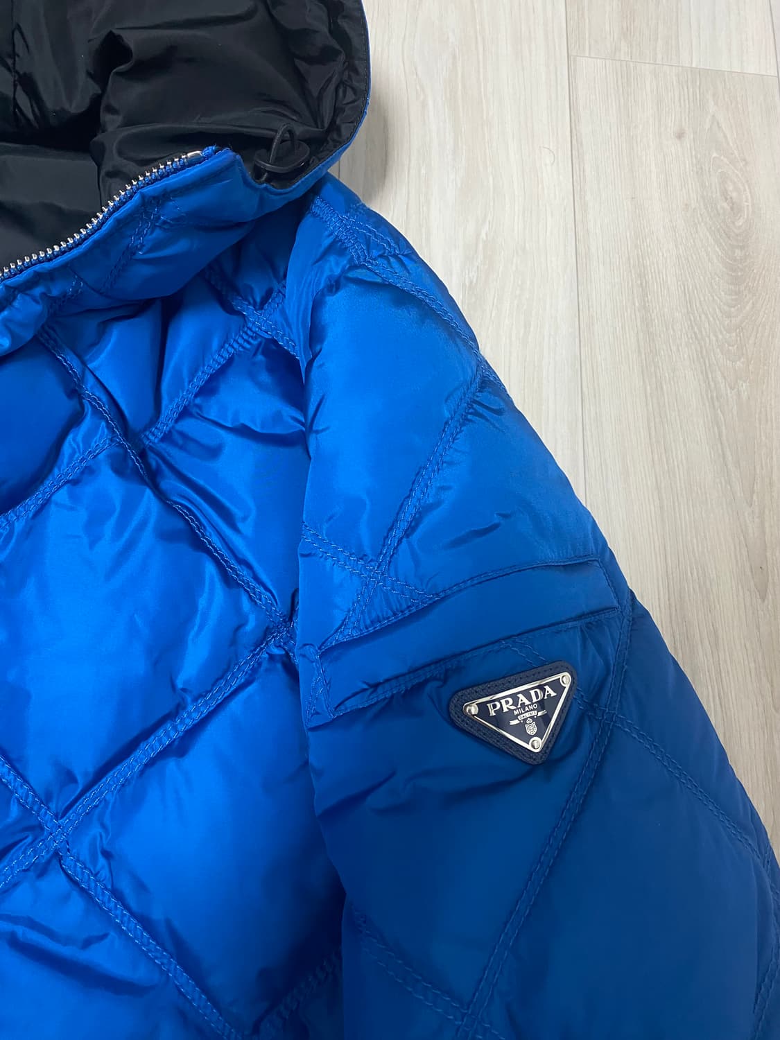 정품 프라다 패딩 경량패딩 상품이미지2