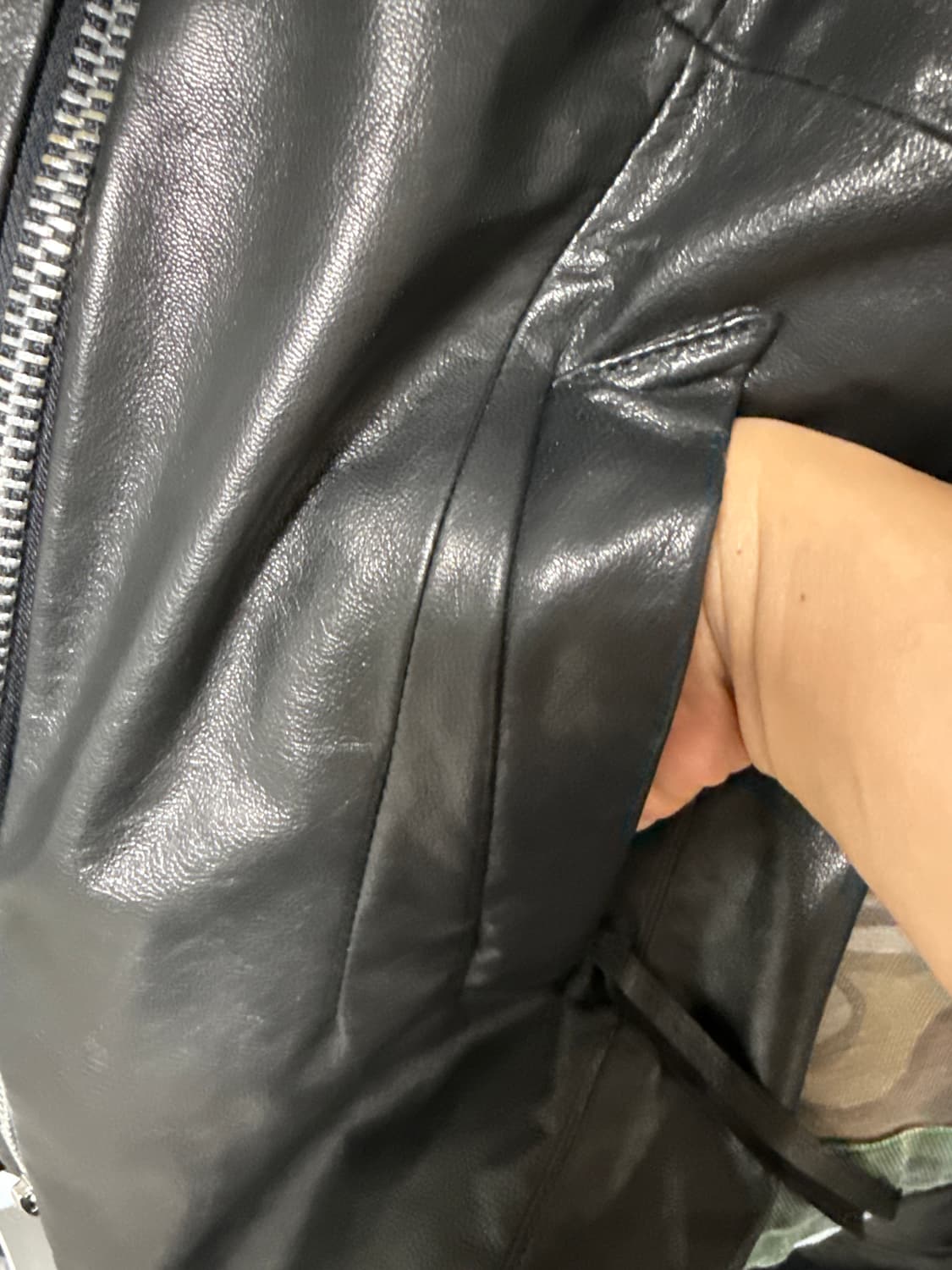 Dox 서울  / 아커맨 테이퍼드 하이넥 램스킨 레더자켓 상품이미지6