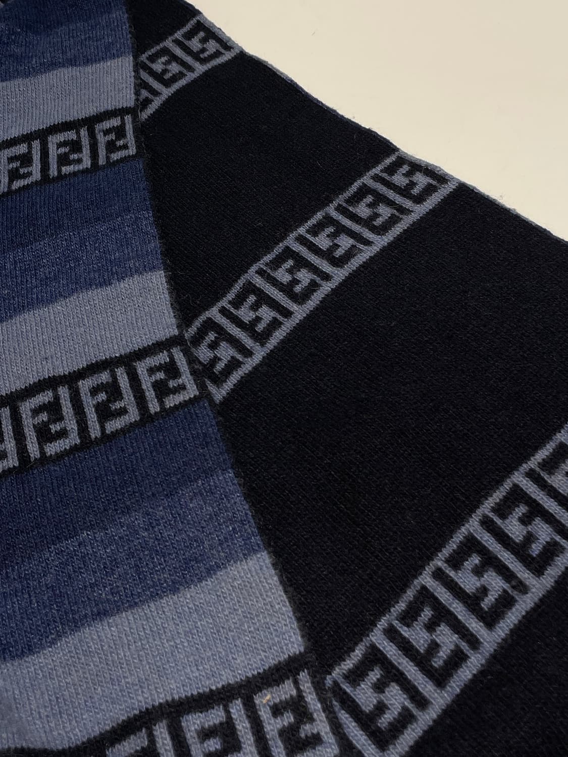 펜디 FENDI Italy 오리지널 울 숄 목도리 A1537 상품이미지4