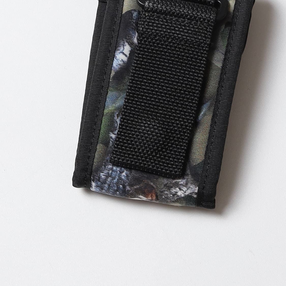 A BATHING APE® Camo Wallet 상품이미지6