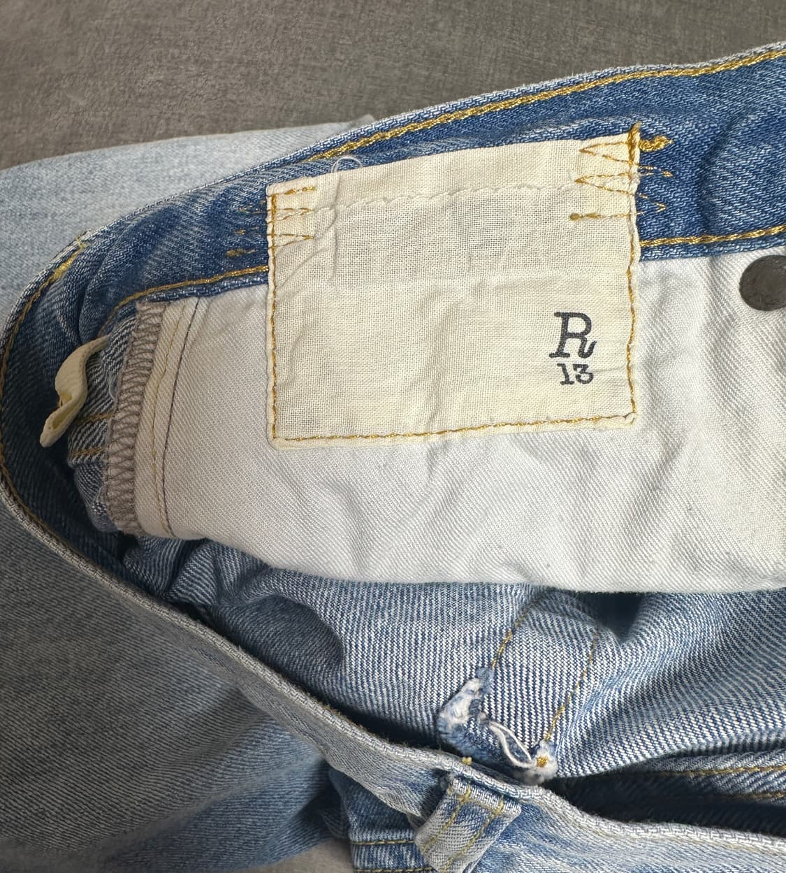 R13 일썰틴 DAMON PLEATED RELAXED 데님쇼츠 (25) 상품이미지9