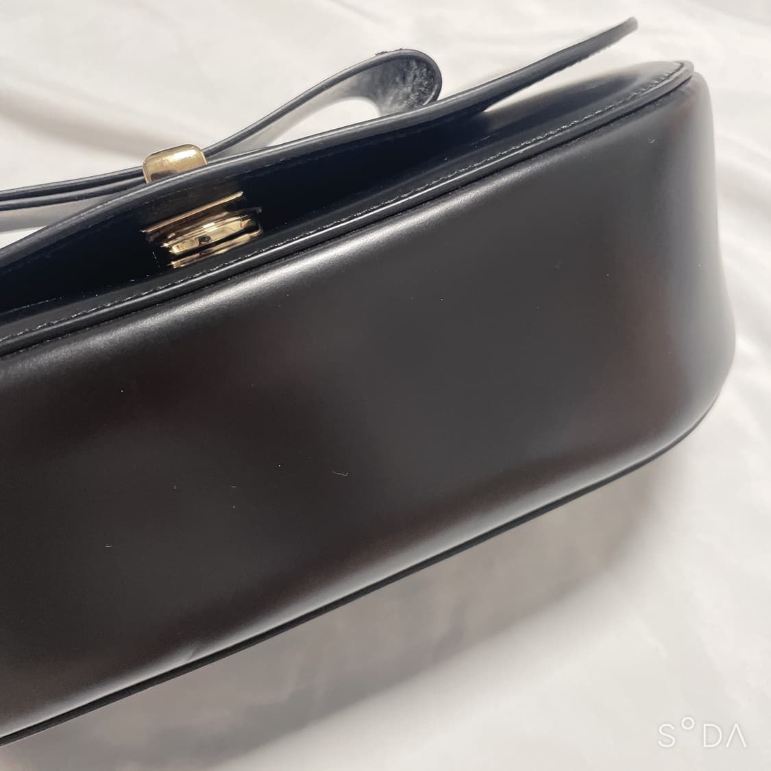 페라가모 리본 숄더백 블랙 상품이미지4