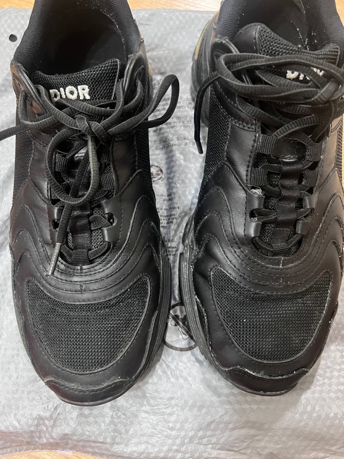 디올옴므 메인컬렉션 스니커즈 판매합니다 상품이미지1