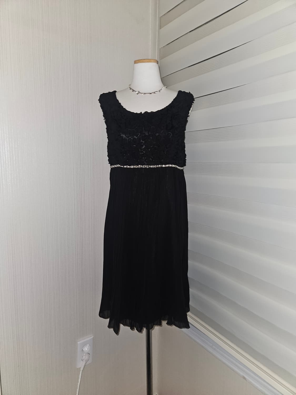 mint garden 공겜여주 로즈블랙 드레스 상품이미지1