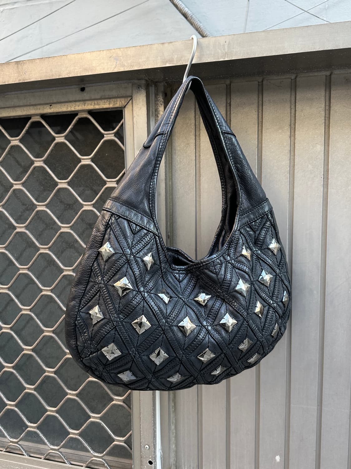 Stud sheepskin leather hobo bag 상품이미지1