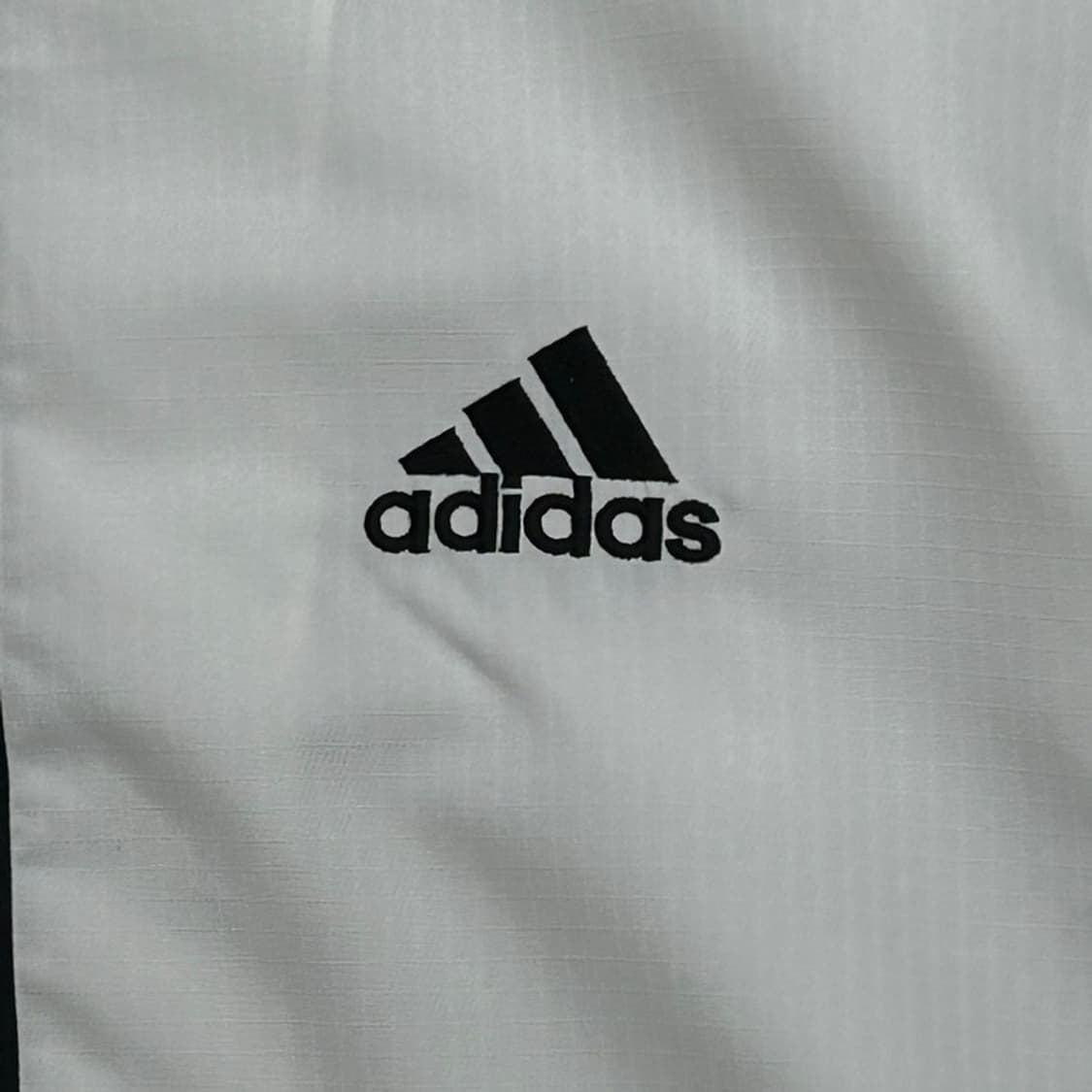 아디다스 올드스쿨 화이트-블랙 바람막이 재킷 XO 상품이미지2