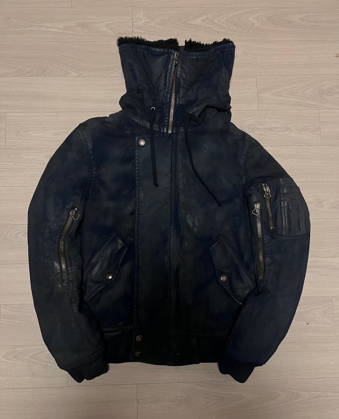 데카르넹 발망 fw10 왁스드 봄버 상품이미지1